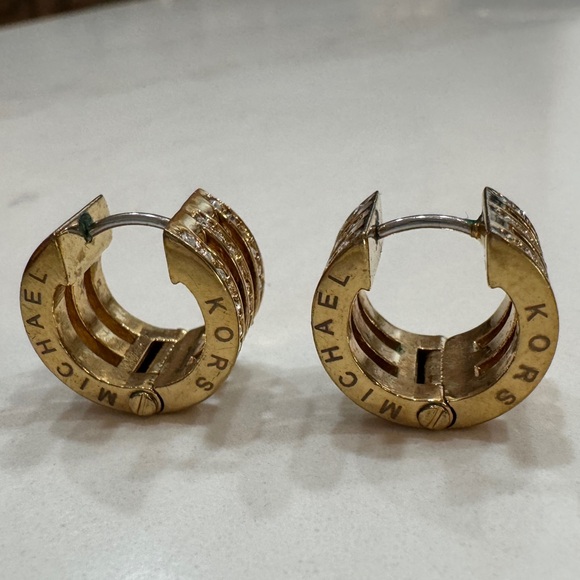 Michael Kors Pave Bar Huggies - yellow gold - Picture 5 of 8